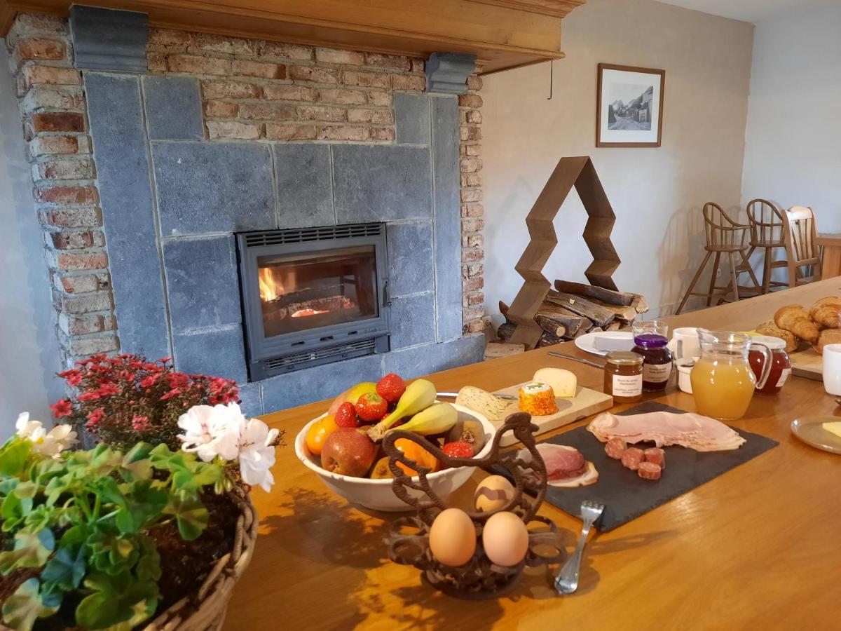 مبيت وإفطار دربي Aux Saveurs D'Enneille المظهر الخارجي الصورة