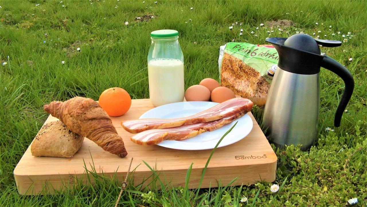 مبيت وإفطار دربي Aux Saveurs D'Enneille المظهر الخارجي الصورة